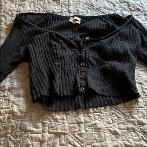 UO long sleeve crop top